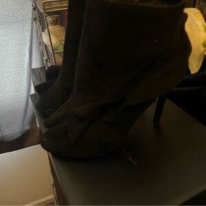 Chic Black Heeled Boots for Women